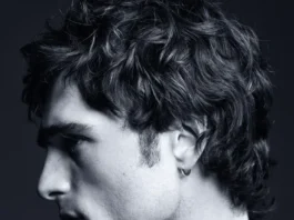 Jacob Elordi è il nuovo volto di Bleu de Chanel (e sì, per noi ha perfettamente senso)