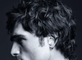 Jacob Elordi è il nuovo volto di Bleu de Chanel (e sì, per noi ha perfettamente senso)