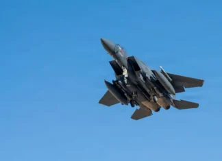 L’Iran afferma di avere abbattuto il secondo jet Usa precipitato, un pilota forse è stato catturato