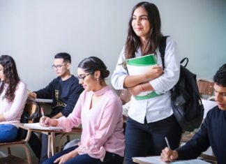 Migliori organizzazioni per l’educazione internazionale nel mondo: classifica delle 7 realtà più sicure per l’anno scolastico all’estero