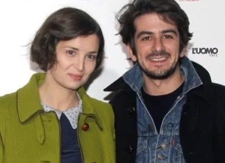 Chi è Francesco Mandelli, la carriera del comico, la compagna Luisa Bertoldo e la figlia Giovanna