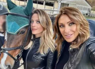 Chi è Emanuela Introcci, la sorella di Sabrina Salerno: “È stato un segreto per troppo tempo, lei mi ha scoperta molto dopo”
