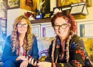 Chi sono la sorella e i genitori di Giuliana De Sio: “Con Teresa abbiamo superato insieme il problema dell’alcolismo di mamma”