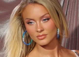 Zara Larsson ha appena servito il beauty look più “Malibu Barbie after-party” della stagione