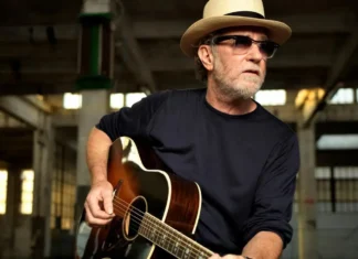 Le parole di Francesco De Gregori riguardo agli artisti che parlano di politica accendono il dibattito: la replica di Elisa e Morgan