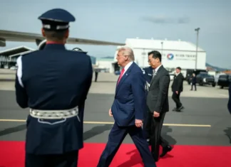 Trump vola a Pechino, Usa e Cina sono concordi sul “no” al pagamento dei pedaggi a Hormuz
