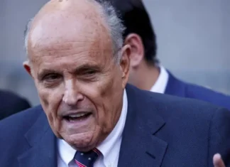 L’ex sindaco di New York (e alleato di Trump) Rudy Giuliani è ricoverato in ospedale in condizioni «critiche ma stabili»
