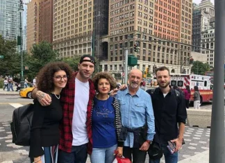 Chi sono i genitori e i fratelli di Clementino, papà Salvatore Maccaro e mamma Tina Stampanato