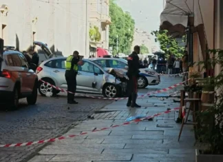 Strage a Modena, travolge in auto 8 passanti ad alta velocità (amputate le gambe a due feriti)