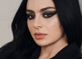 Charli XCX è la nuova beauty ambassador per YSL Beauty (e noi non vedevamo l’ora)