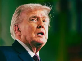 Check-up al Walter Reed per Donald Trump: cosa sappiamo della salute del presidente? Donald Trump Salute - Photo Credits Il Fatto Quotidiano (modificato con Canva)