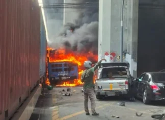 Treno merci travolge un bus a Bangkok: otto morti vicino alla stazione turistica di Makkasan