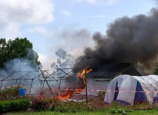 Congo, familiari infuriati incendiano un ospedale. Secondo i genitori il defunto non era malato di Ebola Ospedale Ebola - Photo Credits Euronews.com