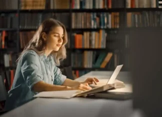 Fusione tra studio e tecnologia: se il primo diventa mobile, il secondo diventa indispensabile Studio Tecnologia - Photo Credits HuffPost