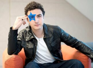 Chi è Cosmò, il cantante in gara per l’Austria all’Eurovision Song Contest Cosmò in gara all'Eurovision Song Contest 2026