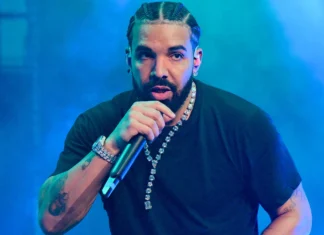 Drake cala un tris vincente: pubblicati tre album in contemporanea