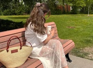 Le slip skirt sono ufficialmente la nuova uniforme hot girl dell’estate 2026