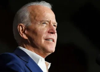 Trump accusa Biden di essere “un politico corrotto”, mentre l’ex Presidente fa causa al Dipartimento di Giustizia