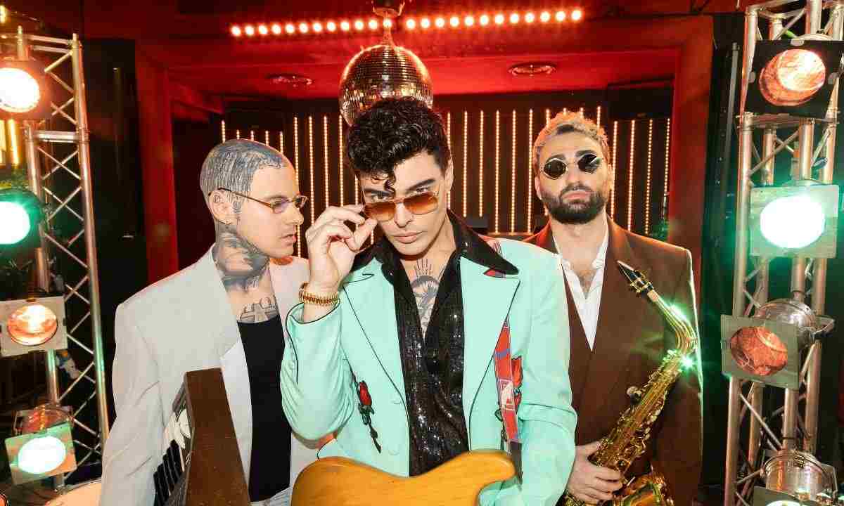 classifica radio i kolors ritornano in vetta con rolling stones da Metropolitanmagazine.it classifica radio i kolors ritornano in vetta con rolling stones