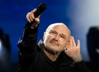 Phil Collins rivela sul futuro: “Potrei pensare di ritornare a esibirmi dal vivo, sto meglio” Phil Collins rivela sul futuro: "Potrei pensare di ritornare a esibirmi dal vivo, sto meglio"