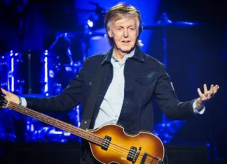 Paul McCartney ripercorre il primo (e unico) incontro con Elvis Presley Paul McCartney parla dell'incontro con Elvis Presley