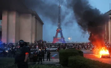 Il Paris Saint-Germain ha vinto la Champions League: scontri e disordini a Parigi e in tutta la Francia