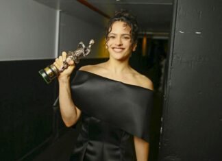 La riflessione di Rosalia dal palco degli Ivor Novello: “Ci sono autori talentuosi che non riceveranno premi non essendo europei di razza bianca della classe media” Rosalia, il discorso agli Ivor Novello