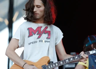 Il chitarrista Nick Valensi si chiama fuori dal tour degli Strokes