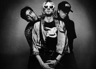La maglietta “Foxes” di Kurt Cobain è stata messa all’asta da Patty Schemel delle Hole