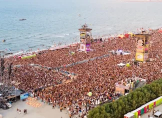 Tre indagati per il concerto di Jovanotti a Barletta del 2022: «Il Jova Beach Party ha cambiato la costa e distrutto le dune»