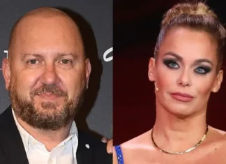 Sonia Bruganelli al veleno per un messaggio di Marco Salvati e pubblica la chat: «Se usi mia figlia sei uno schifo di persona»