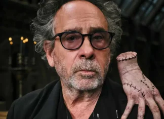 Tim Burton a Cannes, starà tramando qualcosa? C’entra un misterioso progetto
