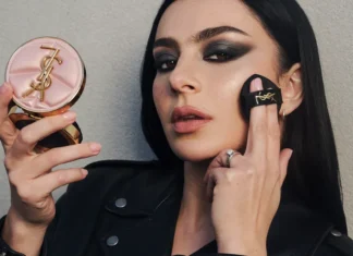 Il nuovo cushion foundation di YSL Beauty è Charli XCX approved