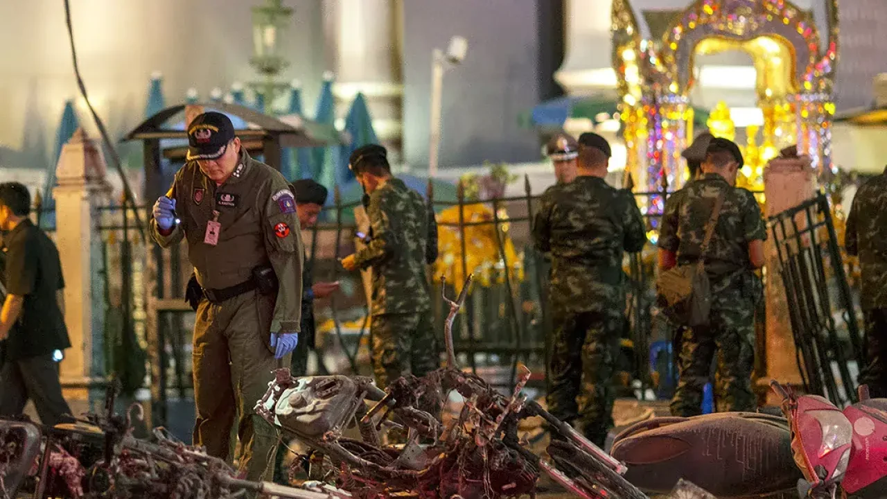 condannati a morte i due responsabili dell8217attentato del 2015 in un tempio di bangkok in thailandia da Metropolitanmagazine.it condannati a morte i due responsabili dell8217attentato del 2015 in un tempio di bangkok in thailandia