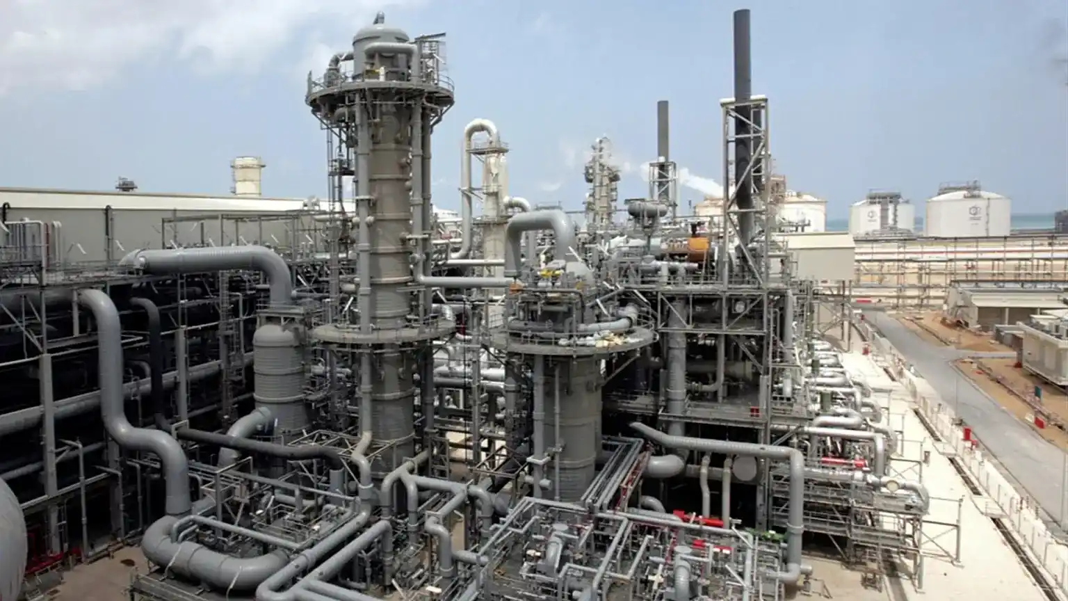esplosione al terminal di esportazione di gas naturale di ras laffan in qatar almeno 54 morti da Metropolitanmagazine.it esplosione al terminal di esportazione di gas naturale di ras laffan in qatar almeno 54 morti