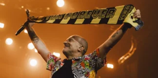 Max Pezzali abbraccia il suo pubblico all’Olimpico e ricorda ai fan «gli anni d’oro», tra condivisione e nostalgia