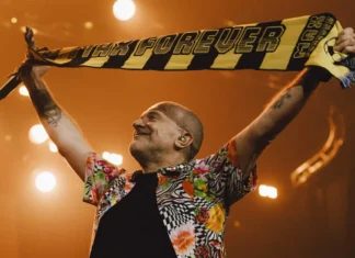 Max Pezzali abbraccia il suo pubblico all’Olimpico e ricorda ai fan «gli anni d’oro», tra condivisione e nostalgia
