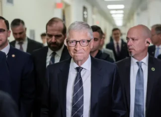 Caso Epstein, Bill Gates ammette: “Non avrei mai dovuto incontrarlo”