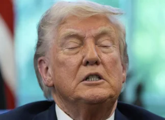Trump annuncia che attaccherà l’Iran “in maniera molto forte”