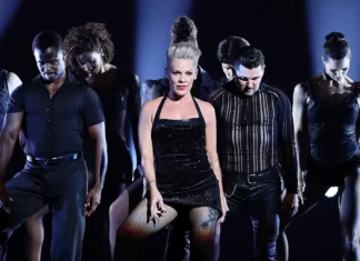 Tony Awards 2026: “Arthur Miller’s Death of a Salesman”, P!nk e Queen Latifah incantano con un medley di “Chicago”
