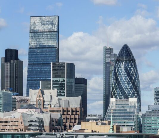 Your Fault: London, perché il famoso sequel è il più chiacchierato del web