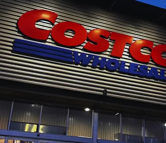 Giappone, 5 persone contraggono l’Escherichia coli: avevano mangiato da Costco Costco Escherichia coli - Photo Credits Yelp (modificato con Canva)