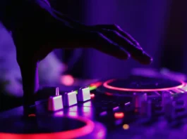 Noto DJ di Ibiza accusato di traffico internazionale di droga: era la «mente» dietro le operazioni DJ Ibiza Droga - Photo Credits Snap Italy
