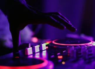 Noto DJ di Ibiza accusato di traffico internazionale di droga: era la «mente» dietro le operazioni DJ Ibiza Droga - Photo Credits Snap Italy