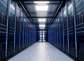 Dall’acqua all’energia elettrica: il consumo nascosto dietro i data center Data Center Acqua - Photo Credits AI4Business (modificato con Canva)