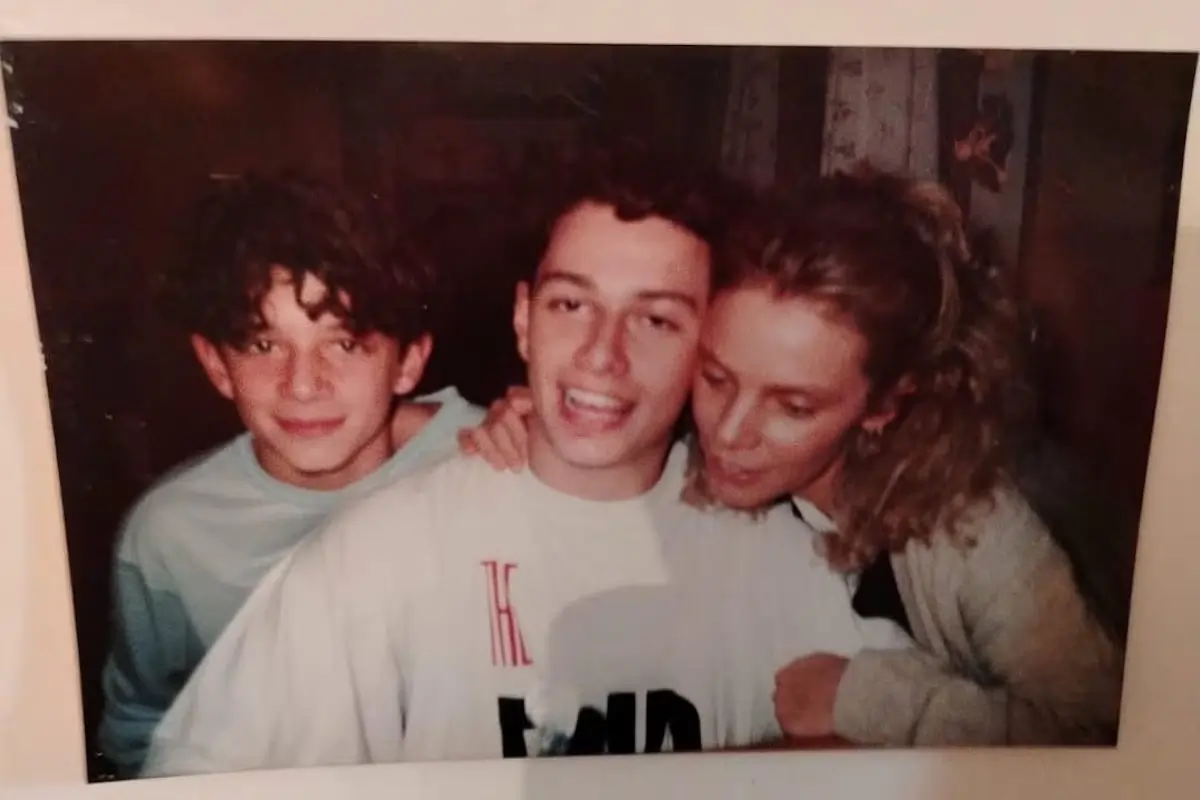 fabri fibra accusa la famiglia di averlo ostacolato il fratello nesli gli indirizza una lettera pubblica sui social da Metropolitanmagazine.it fabri fibra accusa la famiglia di averlo ostacolato il fratello nesli gli indirizza una lettera pubblica sui social
