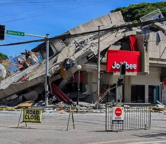 Terremoto nelle Filippine: 37 vittime e 487 feriti, ma il bilancio potrebbe aumentare Filippine Vittime - Photo Credits Italpress