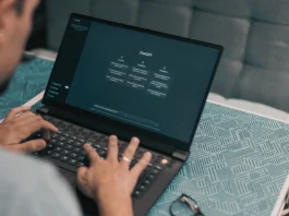 Florida, James Uthmeier fa causa a OpenAI: «Per loro il profitto vale più della sicurezza» Florida OpenAI - Realizzato con Canva
