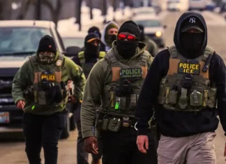 USA, anti-immigrazione: cambia la formazione per gli agenti dell’ICE, ma come? Formazione ICE - Photo Credits PBS Wisconsin (modificato con Canva)
