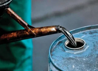 Crisi energetica e aumento dei prezzi del petrolio: cosa abbiamo imparato? Secondo Greenpeace, poco Greenpeace Petrolio - Photo Credits AdHoc News Quotidiano